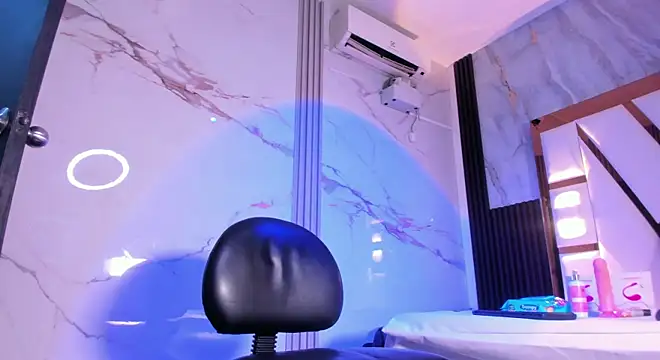 Snapshot of amber_diior chatting on November 13, 2025, 1:42 am amber diior online show from November 13, 2025, 1:42 am