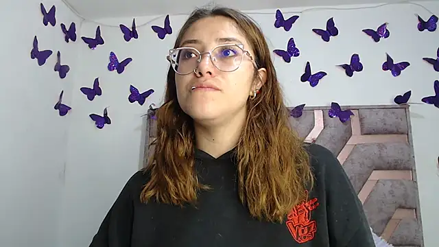 Snapshot of Anny_Fox- chatting on November 20, 2025, 2:45 am Anny Fox- online show from November 20, 2025, 2:45 am