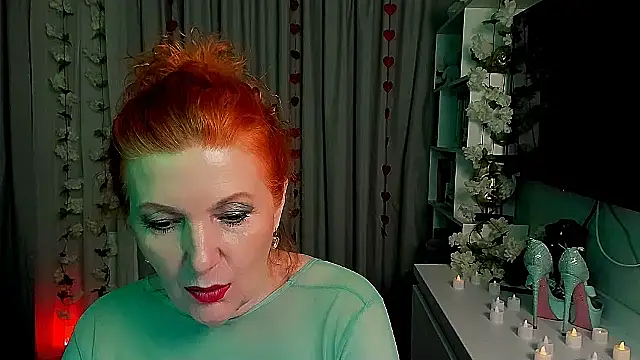 Snapshot of Fire-Fox-One chatting on October 30, 2025, 9:01 pm Fire-Fox-One online show from October 30, 2025, 9:01 pm