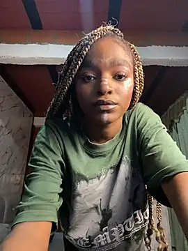 Zizi-campbel online show from June 26, 2026, 1:22 am