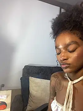 Zizi-campbel online show from March 13, 2025, 12:02 pm