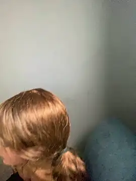 Zizi-campbel online show from February 1, 2026, 9:07 am