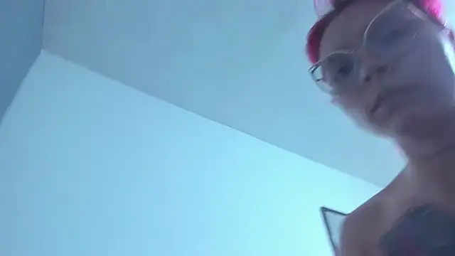 Snapshot of LilSasha chatting on February 22, 2025, 4:18 am LilSasha online show from February 22, 2025, 4:18 am