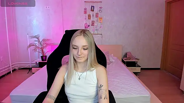 Snapshot of Cheryl__Brown chatting on March 14, 2025, 7:59 am Cheryl Brown online show from March 14, 2025, 7:59 am