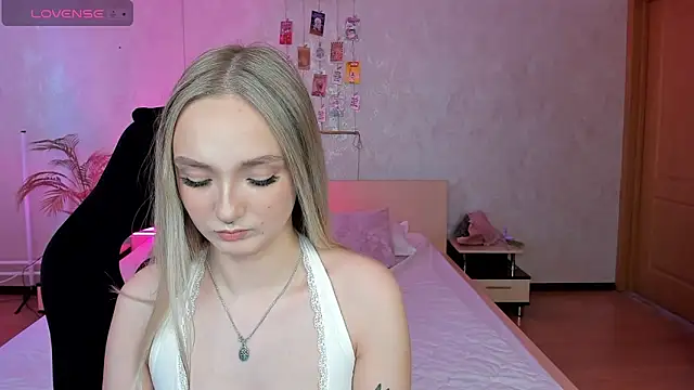 Snapshot of Cheryl__Brown chatting on March 15, 2025, 4:13 am Cheryl Brown online show from March 15, 2025, 4:13 am