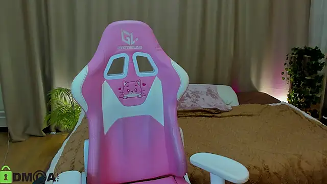 Snapshot of Cheryl__Brown chatting on September 22, 2025, 12:05 am Cheryl Brown online show from September 22, 2025, 12:05 am