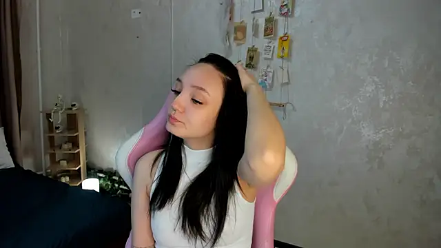 Snapshot of Cheryl__Brown chatting on November 10, 2025, 1:43 am Cheryl Brown online show from November 10, 2025, 1:43 am