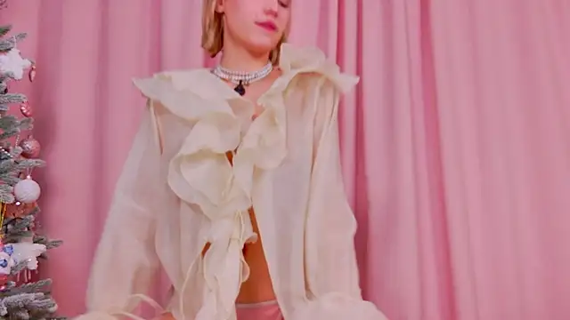 MeowthLilu online show from January 13, 2026, 3:43 am