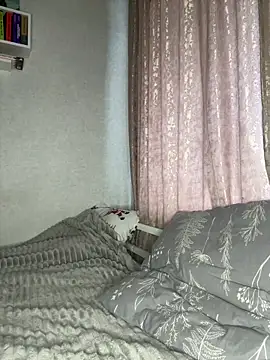 AmmyRich1 online show from April 17, 2026, 5:10 am