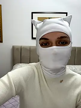 Nikki Hoee online show from December 4, 2025, 10:09 pm