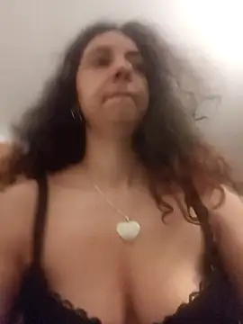 Snapshot of naughty69curls chatting on April 22, 2026, 6:25 pm naughty69curls online show from April 22, 2026, 6:25 pm