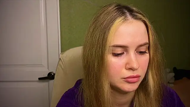 IlonaMurf online show from April 11, 2026, 4:21 pm