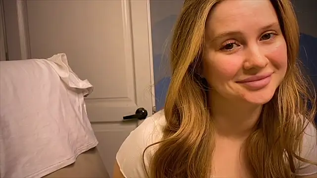 Snapshot of IlonaMurf chatting on October 24, 2025, 10:47 am IlonaMurf online show from October 24, 2025, 10:47 am