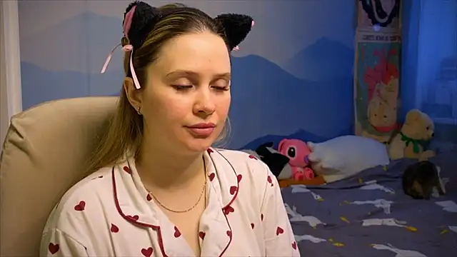 Snapshot of IlonaMurf chatting on December 15, 2025, 7:25 am IlonaMurf online show from December 15, 2025, 7:25 am