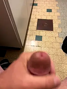 Snapshot of mikiss789 chatting on November 8, 2025, 3:43 am mikiss789 online show from November 8, 2025, 3:43 am