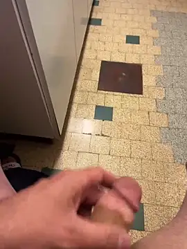 Snapshot of mikiss789 chatting on November 16, 2025, 8:08 am mikiss789 online show from November 16, 2025, 8:08 am