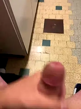 Snapshot of mikiss789 chatting on November 11, 2025, 5:41 pm mikiss789 online show from November 11, 2025, 5:41 pm