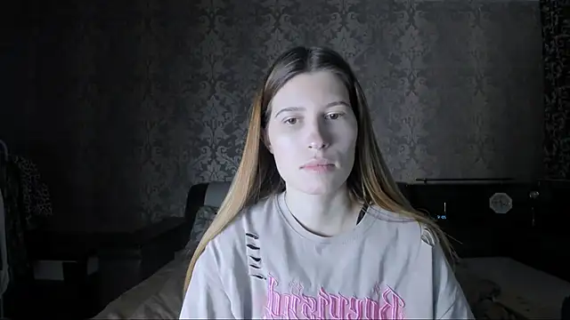 Agnes Allenn online show from October 26, 2025, 5:13 pm