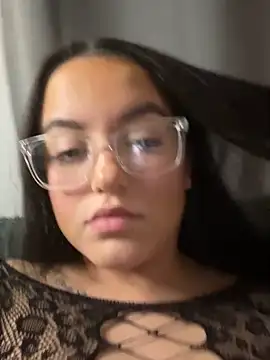 Snapshot of shelovesc chatting on February 21, 2025, 10:48 pm shelovesc online show from February 21, 2025, 10:48 pm