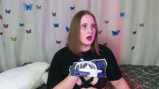 Snapshot of Phantommira chatting on February 25, 2025, 9:15 pm Phantommira online show from February 25, 2025, 9:15 pm