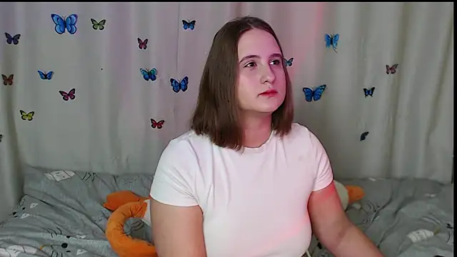 Snapshot of Phantommira chatting on February 18, 2025, 8:47 pm Phantommira online show from February 18, 2025, 8:47 pm