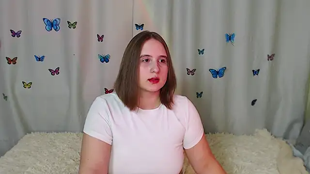 Snapshot of Phantommira chatting on February 10, 2025, 3:35 am Phantommira online show from February 10, 2025, 3:35 am