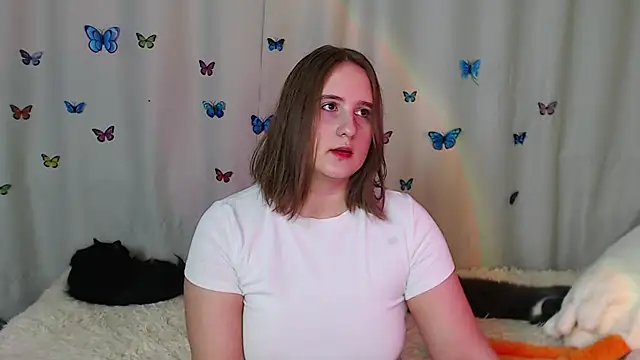 Snapshot of Phantommira chatting on February 7, 2025, 10:19 pm Phantommira online show from February 7, 2025, 10:19 pm