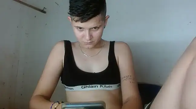 Snapshot of _amira_dalila chatting on December 27, 2024, 6:42 pm amira dalila online show from December 27, 2024, 6:42 pm