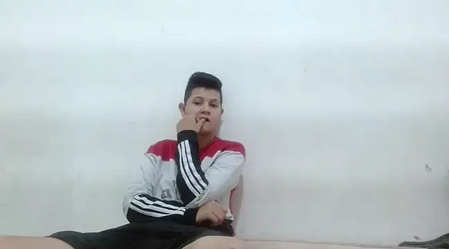 Snapshot of _amira_dalila chatting on January 5, 2025, 4:47 am amira dalila online show from January 5, 2025, 4:47 am