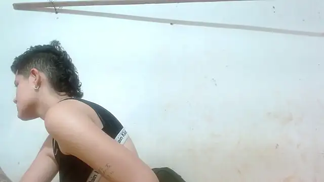 Snapshot of _amira_dalila chatting on December 20, 2024, 5:29 pm amira dalila online show from December 20, 2024, 5:29 pm