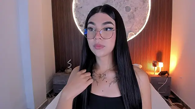 Snapshot of RoseCassie chatting on May 8, 2026, 1:04 pm RoseCassie online show from May 8, 2026, 1:04 pm