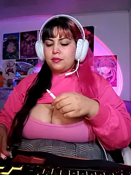 Snapshot of Pinky-Flower chatting on September 26, 2025, 8:49 pm Pinky-Flower online show from September 26, 2025, 8:49 pm