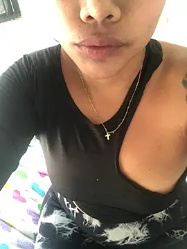 Snapshot of Amber_Bluu chatting on January 10, 2025, 1:52 pm Amber Bluu online show from January 10, 2025, 1:52 pm