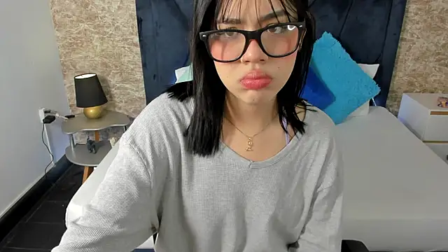 Snapshot of Lily_Woodz chatting on March 16, 2025, 12:33 pm Lily Woodz online show from March 16, 2025, 12:33 pm