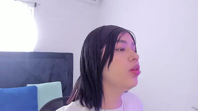 Lily Woodz online show from December 21, 2025, 2:52 pm