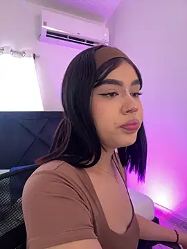 Lily Woodz online show from April 9, 2026, 7:09 pm