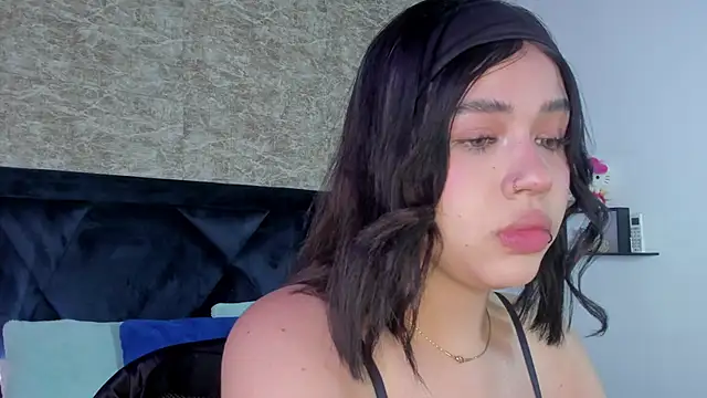 Snapshot of Lily_Woodz chatting on November 8, 2025, 7:17 pm Lily Woodz online show from November 8, 2025, 7:17 pm