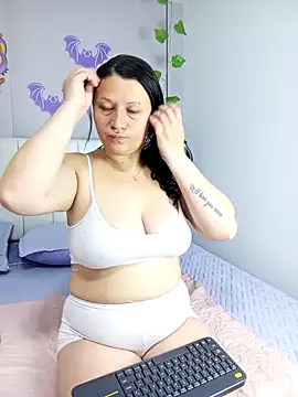 Snapshot of kattia_bk chatting on October 14, 2025, 12:50 pm kattia bk online show from October 14, 2025, 12:50 pm