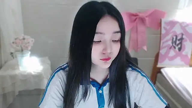 xiao-xiao-D online show from April 14, 2026, 4:17 am