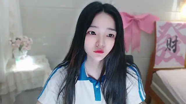 xiao-xiao-D online show from April 12, 2026, 3:32 am