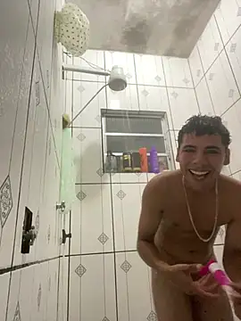 Snapshot of gu_ga_7 chatting on January 13, 2025, 11:06 pm gu ga 7 online show from January 13, 2025, 11:06 pm