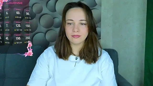 Cute smile sharon online show from December 14, 2025, 5:02 am