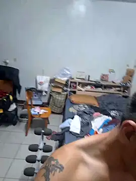 Snapshot of bb770504 chatting on December 18, 2024, 7:52 pm bb770504 online show from December 18, 2024, 7:52 pm