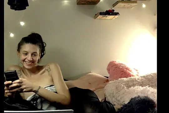 Snapshot of vavavixen chatting on December 23, 2024, 11:36 am vavavixen online show from December 23, 2024, 11:36 am