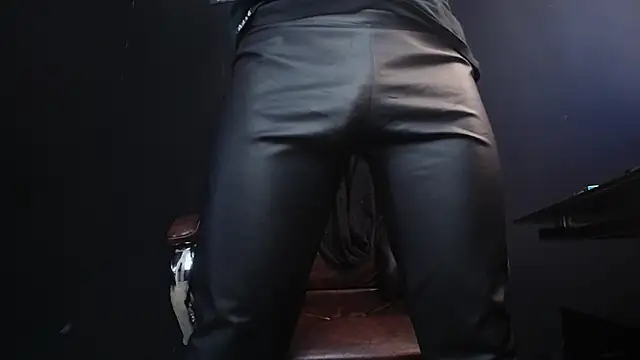 Snapshot of AxelColton chatting on February 23, 2025, 9:00 am AxelColton online show from February 23, 2025, 9:00 am