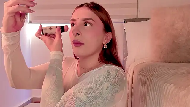 Snapshot of Alissonroses chatting on February 12, 2026, 8:41 pm Alissonroses online show from February 12, 2026, 8:41 pm