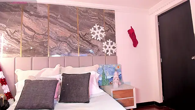 Snapshot of Sienna_Blake_ chatting on December 3, 2025, 7:35 pm Sienna Blake online show from December 3, 2025, 7:35 pm