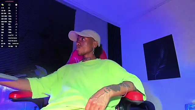 Snapshot of JhonyMiller_ chatting on October 29, 2025, 7:46 pm JhonyMiller online show from October 29, 2025, 7:46 pm