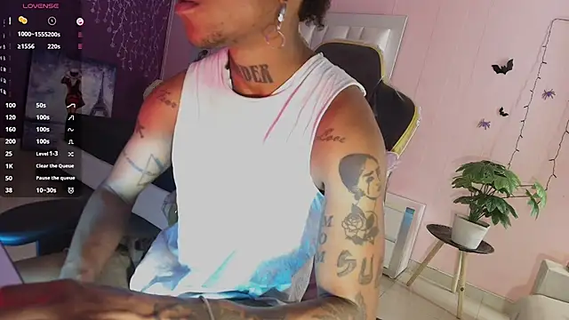 Snapshot of JhonyMiller_ chatting on October 23, 2025, 4:49 pm JhonyMiller online show from October 23, 2025, 4:49 pm