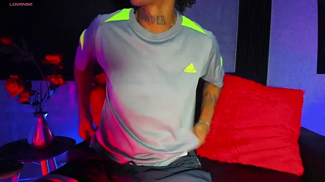 Snapshot of JhonyMiller_ chatting on September 29, 2025, 8:03 pm JhonyMiller online show from September 29, 2025, 8:03 pm